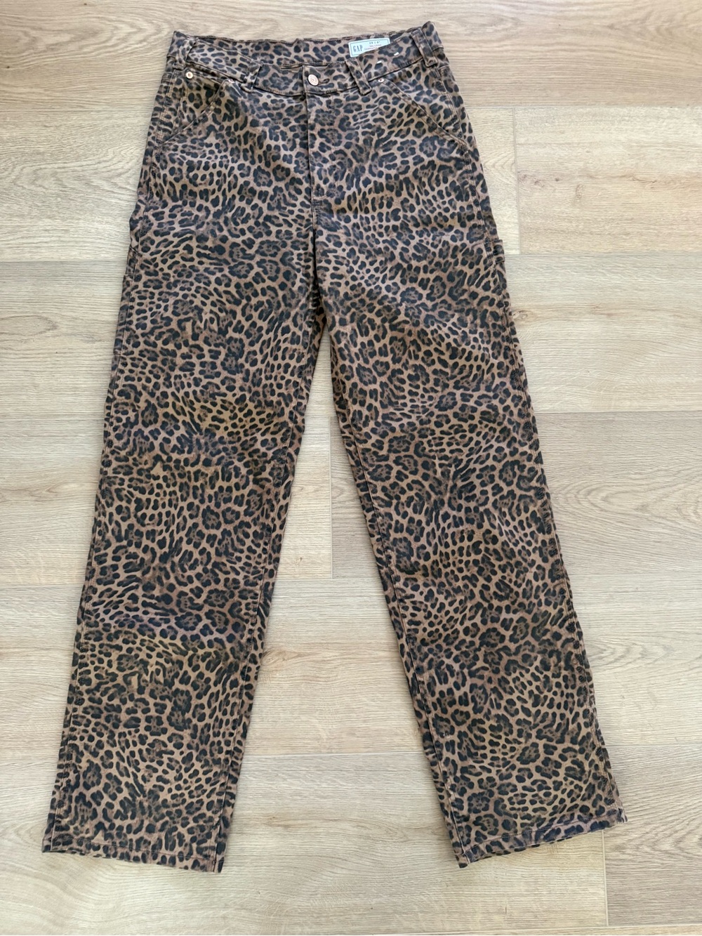 GAP ’90s Loose Leopard Print Carpenter Mid Rise Jeans 29 Tall 33” Inseam